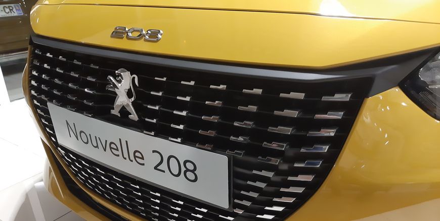 Nouvelle Peugeot 208 chez Gualchierotti à La Tour d'Aigues 